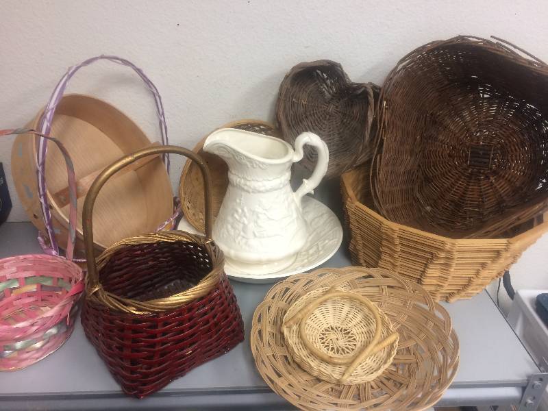 lot 8 image: Wash Basin, Baskets, Small Appliances, Frames and More