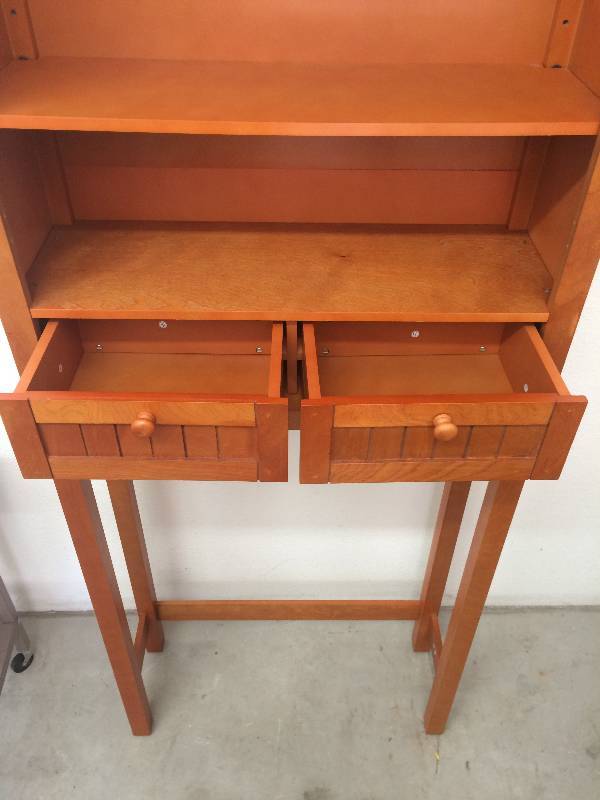 lot 18 image: Wood Bathroom Organizer