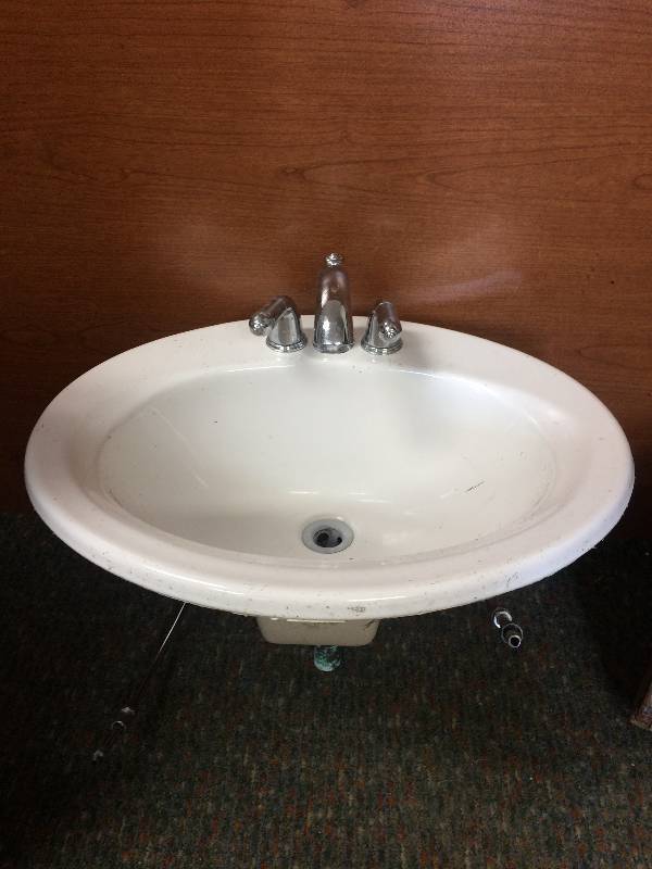 lot 20 image: Bathroom Sink wFaucet