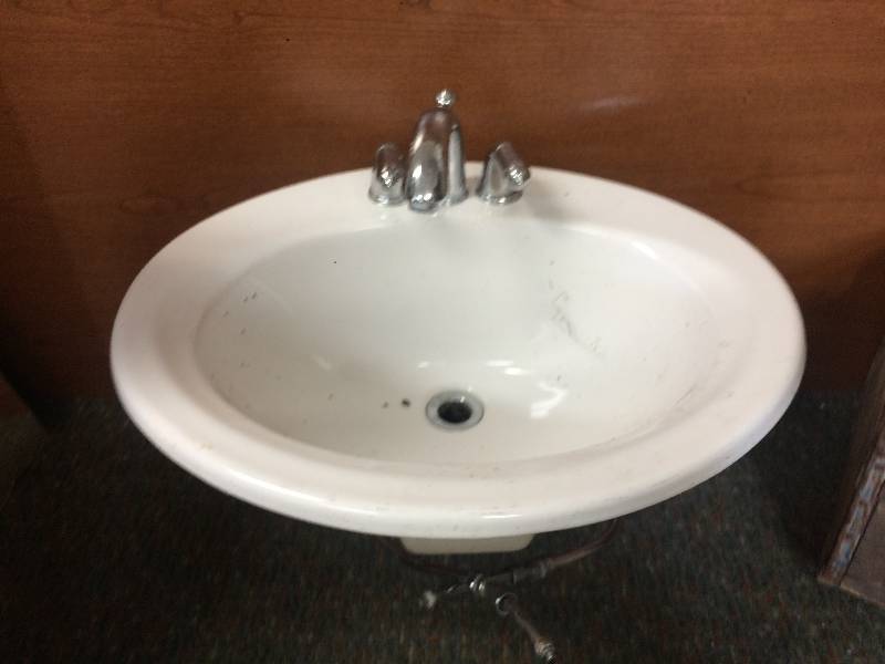 lot 21 image: Bathroom Sink wFaucet