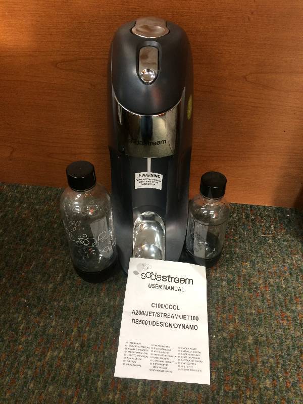 lot 32 image: Sodastream