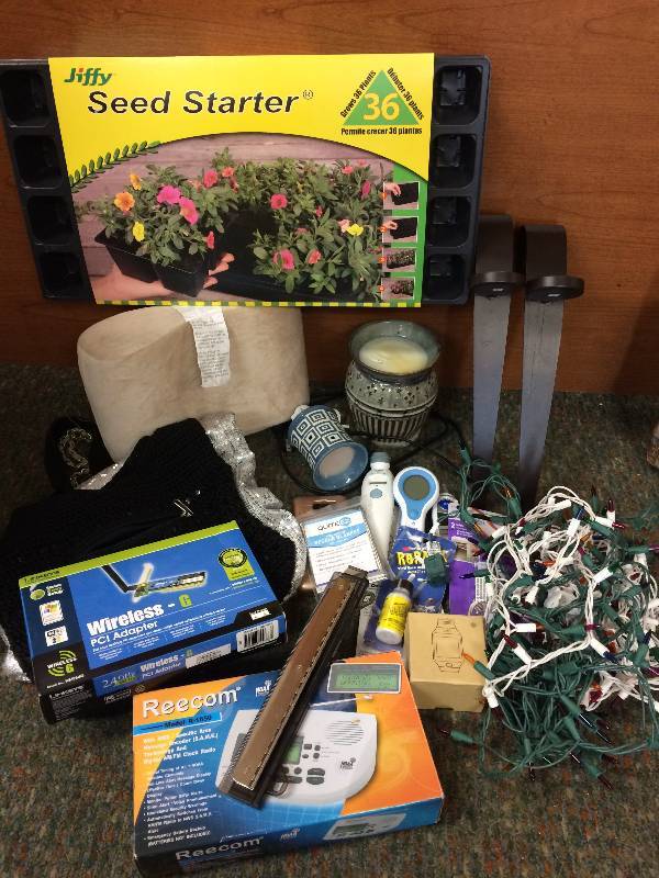 lot 38 image: Assorted Household Items