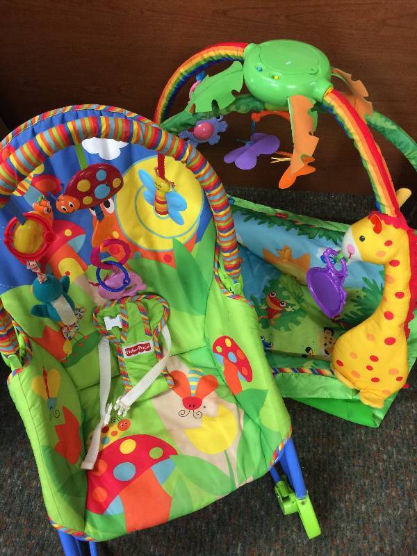 lot 40 image: Infant Play Mat and Chair