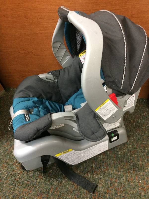 lot 44 image: Graco Car Seat