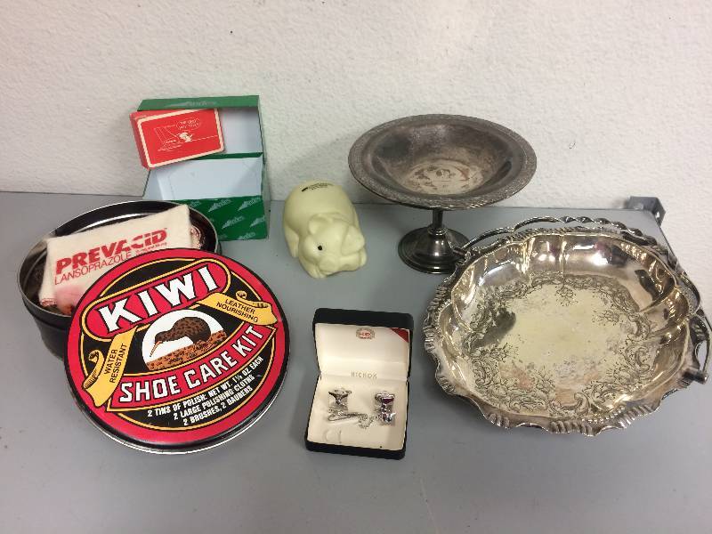 lot 57 image: Assorted Vintage Items