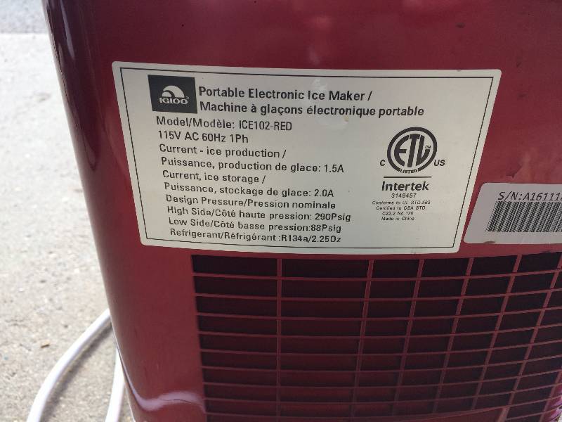 lot 80 image: IGLOO Portable Ice Maker