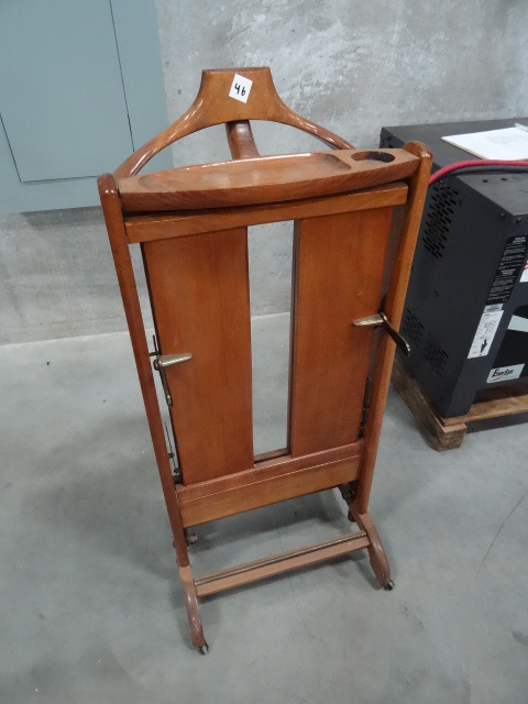 Vintage mens suit  coat holder  p...
