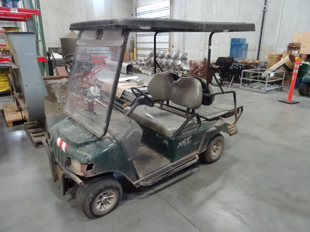 Golf Cart - Club car XRT810. Gas po...