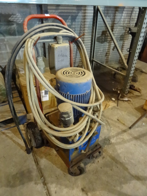 Portable hydraulic pump unit. 2304...