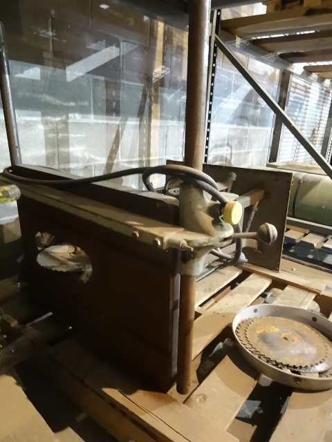 Vintage Delta 10 table saw. Comes ...