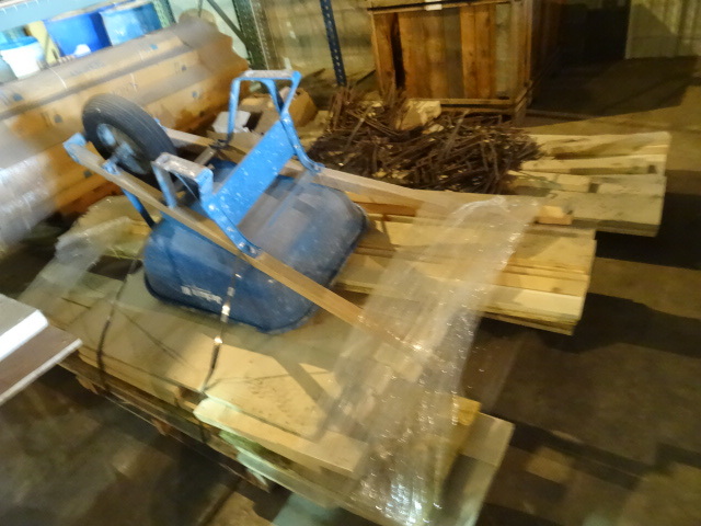 2 pallets of left over wood. Plywoo...