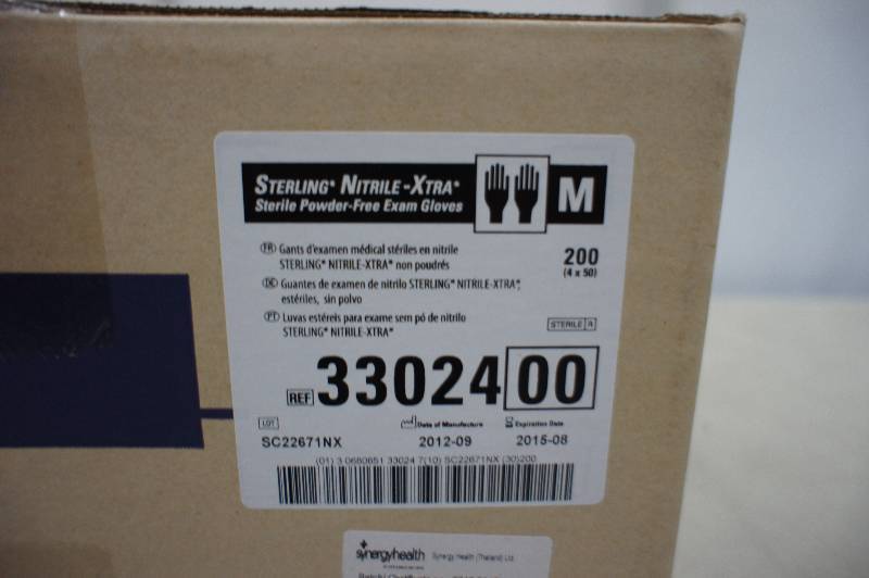 lot 76 image: 1 Case of Kimberly Clark - Sterling Nitrile - Xtra Sterile Powder Free Exam Gloves Size Medium - 200 Pairs of Gloves