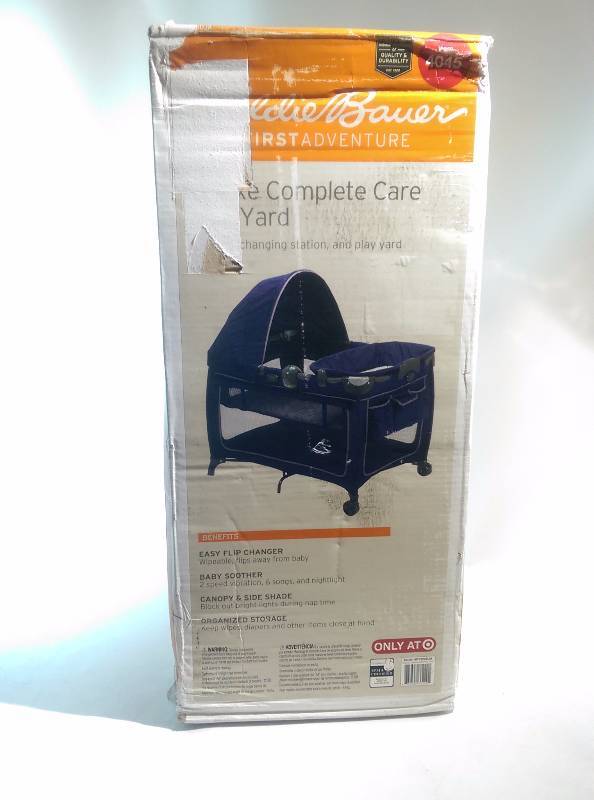 lot 29 image: Eddie Bauer Complete Care Playard PY329DJA - New ( store display )