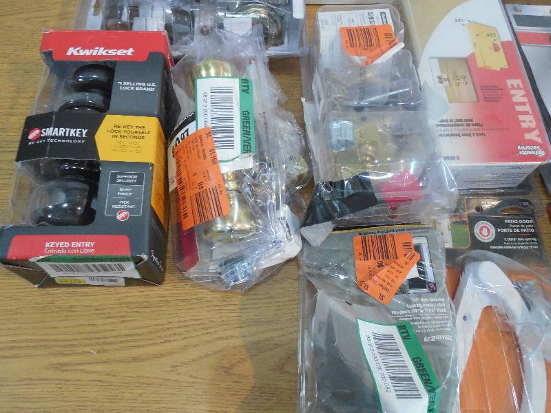 lot 4 image: Door Handle  Knob Assorted Lot