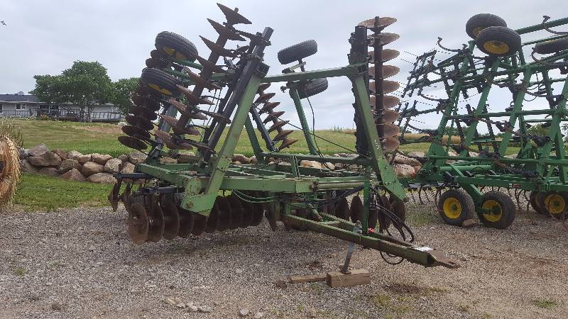 John Deere 331 Disc