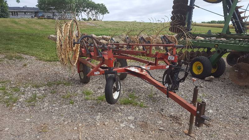H&S 8 Wheel Hay Rake