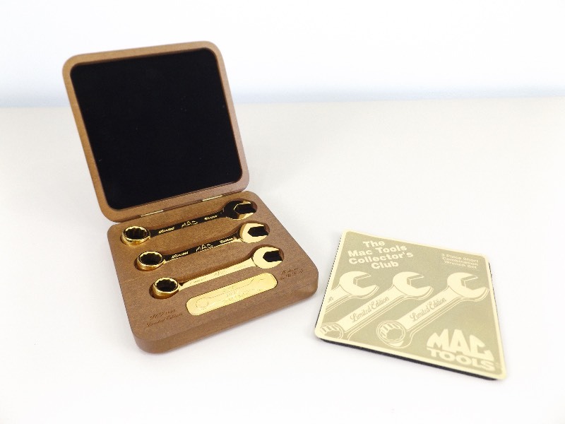 lot 10 image: Limited Edition 24K Gold Plated Mac Tools 3-Piece Short Combination Wrench Set