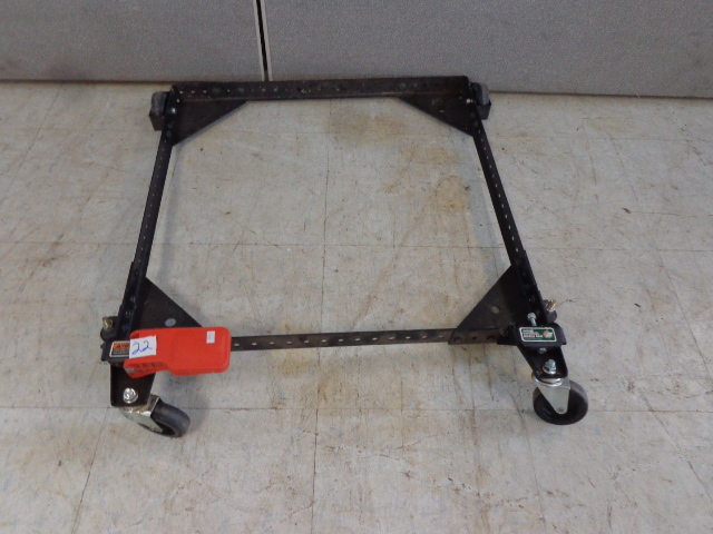lot 22 image: Universal Mobile Base