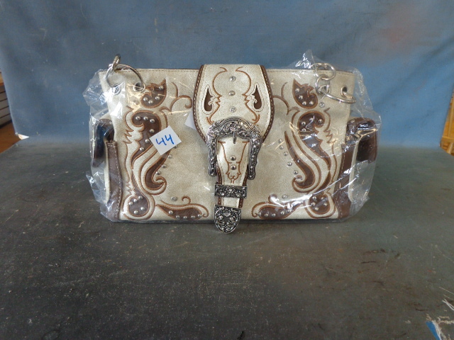 lot 44 image: Conceal and Carry Handbag