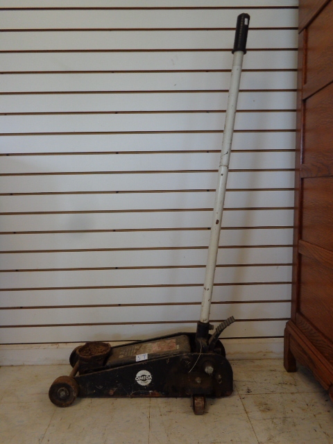 lot 59 image: Hydraulic Service Jack