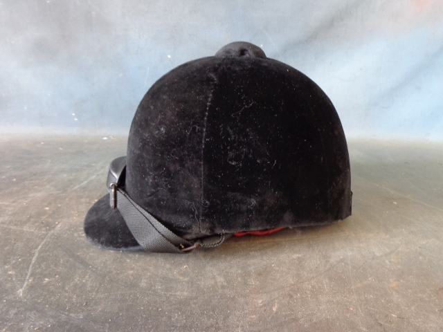 lot 64 image: Equestrian Riding Helmet