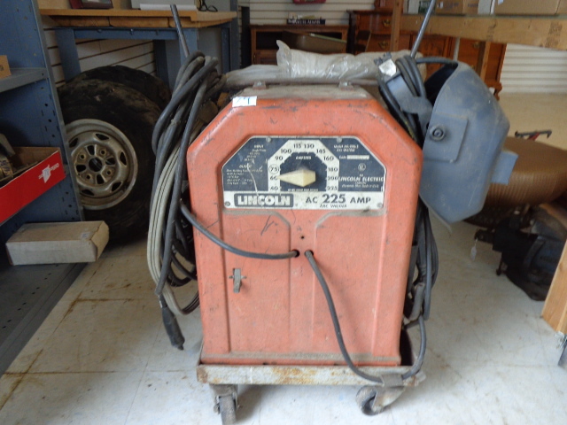 lot 74 image: Lincoln Arc Welder