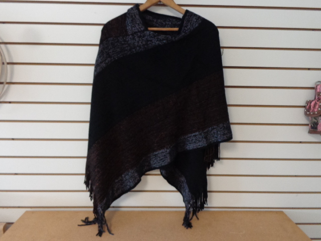 lot 88 image: Womens Poncho