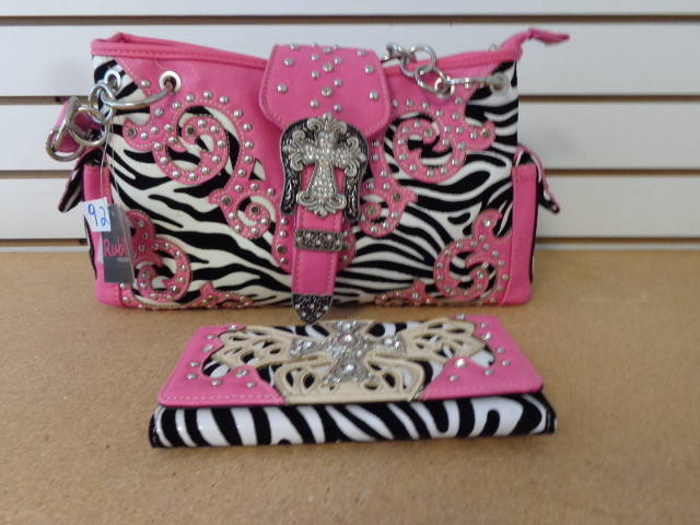 lot 92 image: Conceal and Carry Handbag