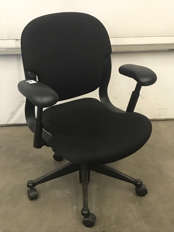 (1) Herman-Miller Adjustable Rollin...