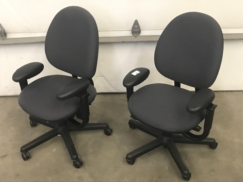 (2) Matching Steelcase Adjustable R...