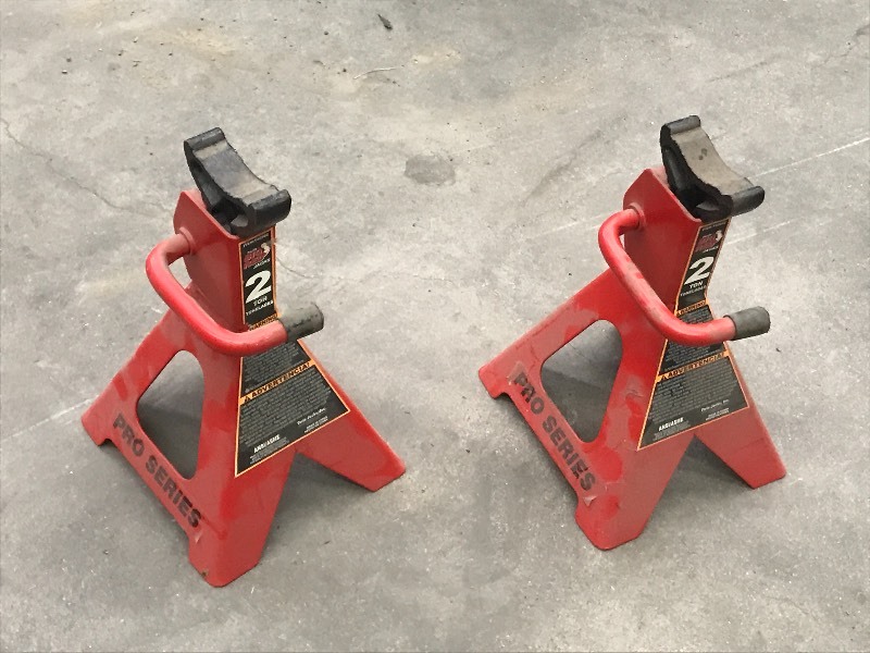 (2) Big Red Pro Series 2-Ton Jack S...