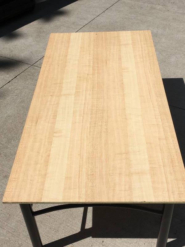 lot 13 image: COFFEE TABLE