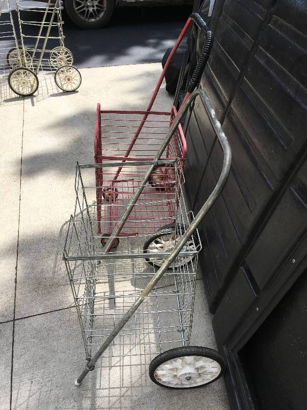 lot 23 image: (2) METAL CARTS