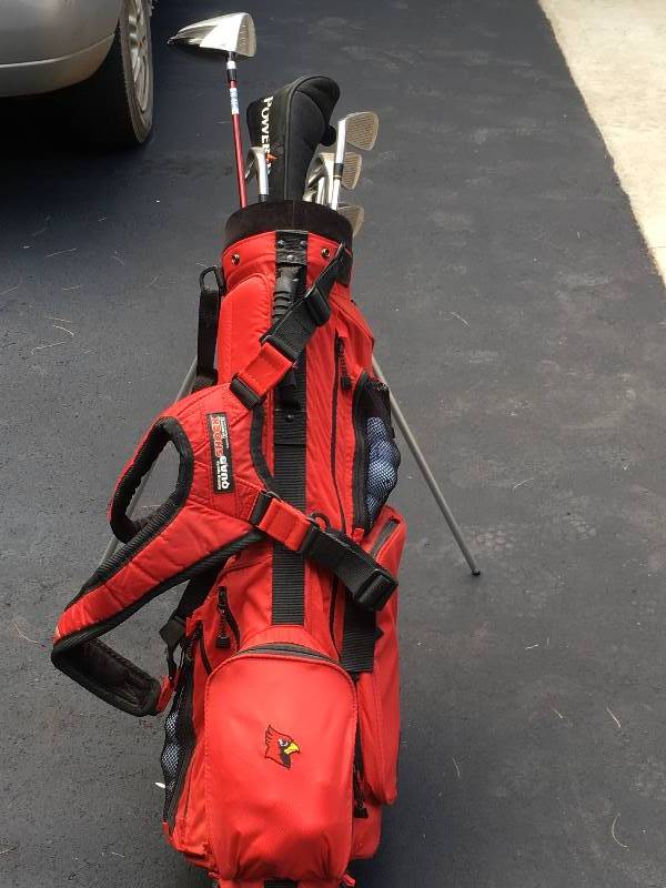 lot 24 image: MENS BELDING SPORTS GOLF CLUBS