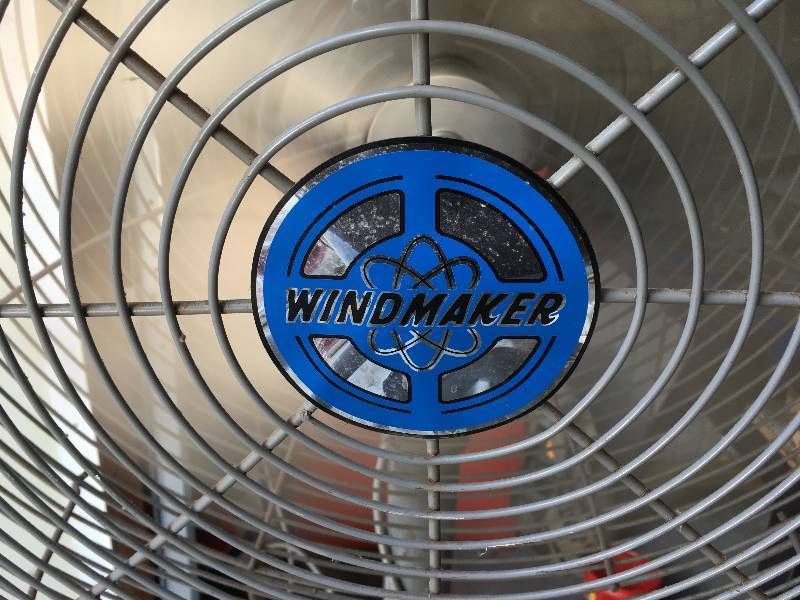 lot 50 image: LARGE COMMERCIAL WINDMAKER FAN