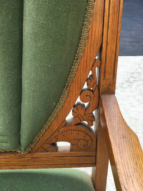 lot 60 image: EASTLAKE ANTIQUE SOLID WOOD CHAIR