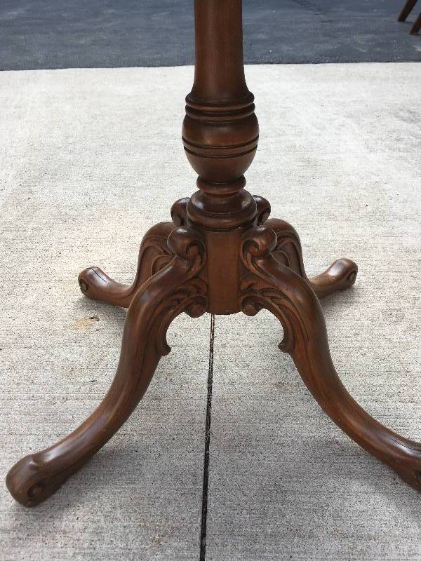 lot 71 image: ANTIQUE SIDE TABLE