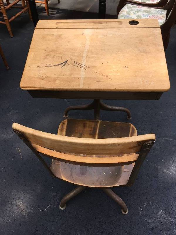 lot 83 image: VINTAGE SCHOOL DESK