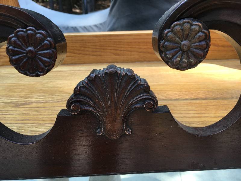 lot 94 image: ANTIQUE MIRROR