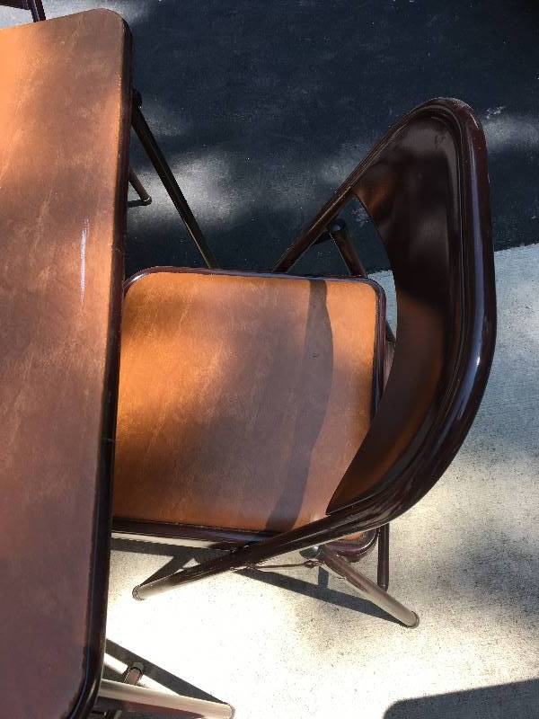 lot 109 image: CARD TABLE AND (4) CHAIRS