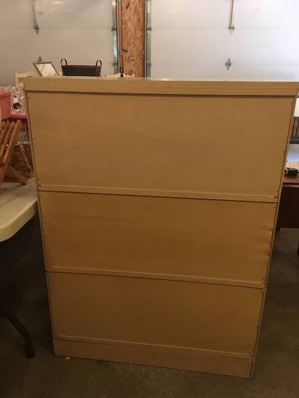 lot 146 image: BOOKSHELF WITH GLASS DOORS
