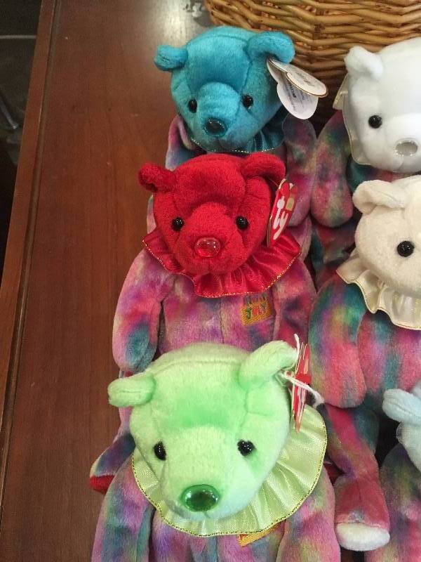 lot 161 image: BASKET OF BEANIE BIRTHDAY BEARS