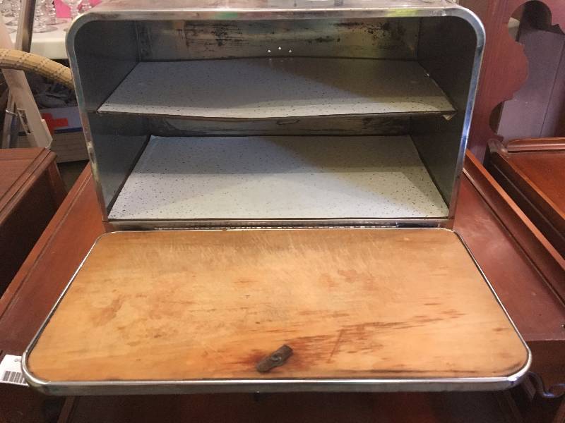 lot 165 image: METAL BREAD BOX