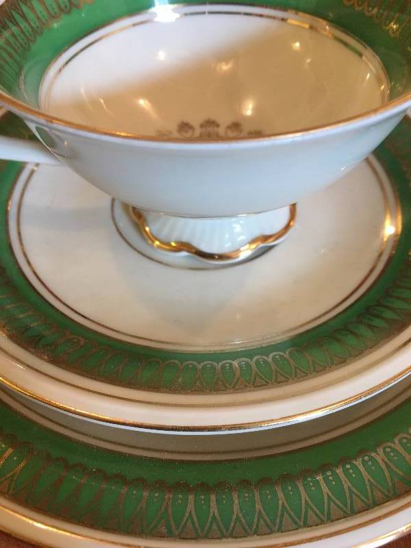 lot 170 image: MITTERTEICH BAVARIA CHINA 3 PIECE TEACUP SET