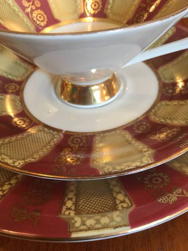 lot 171 image: BAVARIA CHINA 3 PIECE TEACUP SET