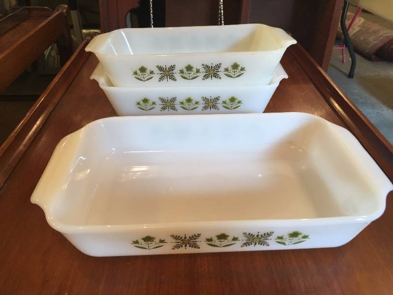 lot 176 image: FIRE KING MEADOW GREEN DISHES