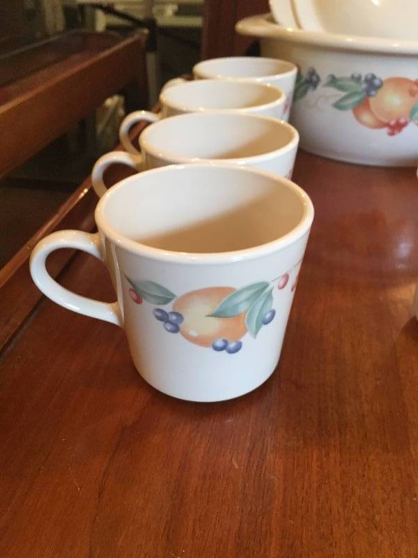 lot 181 image: CORNINGWARE, FRUIT PATTERN LOT