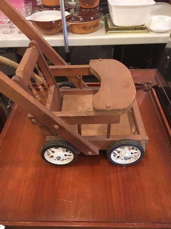 lot 195 image: ANTIQUE TOY STROLLER