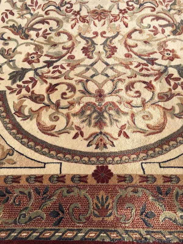 lot 207 image: LARGE AREA RUG