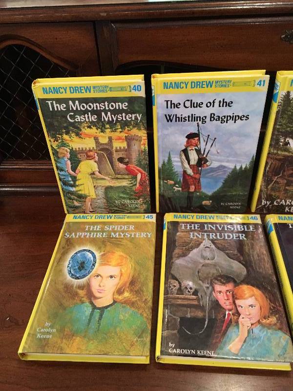 lot 224 image: NANCY DREW HARDCOVER BOOKS